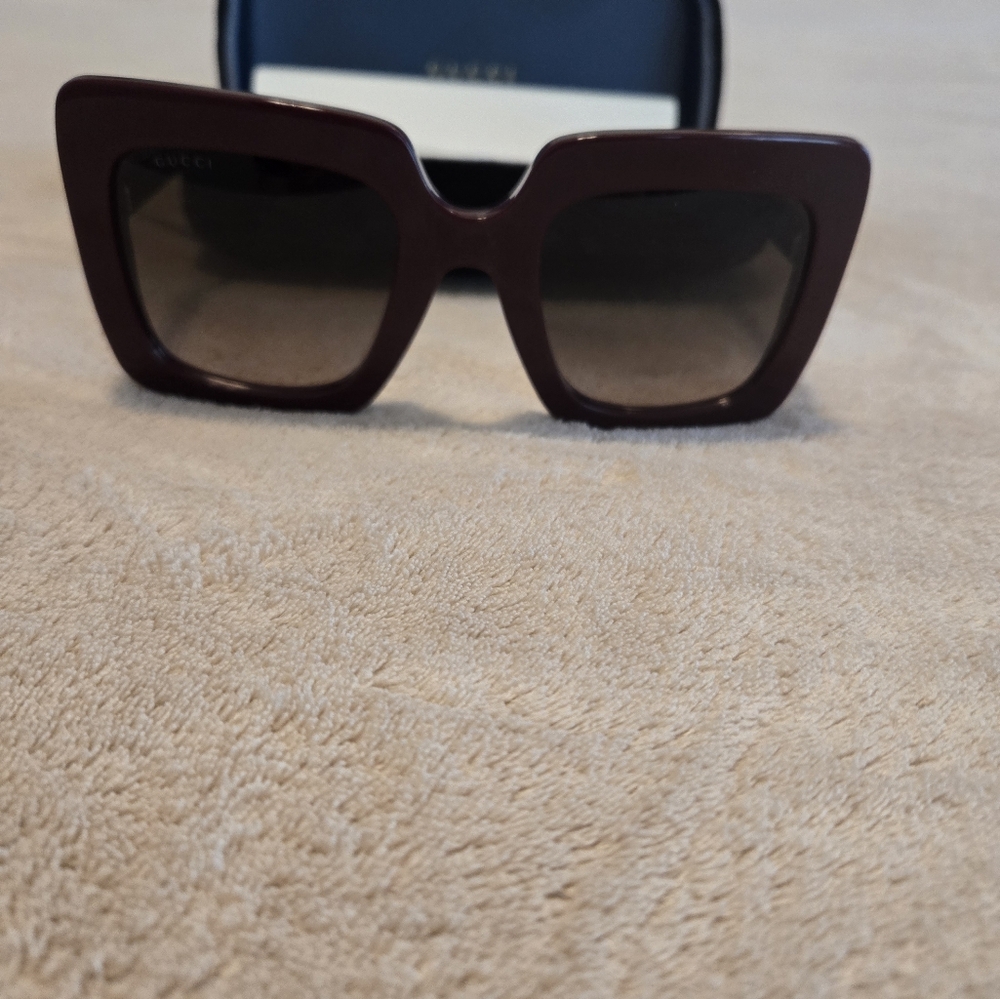 NWT 100%Authentic Gucci sunglasses.
